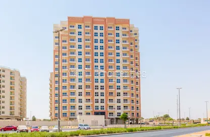 Apartment - 1 Bedroom - 2 Bathrooms for rent in Queue Point - Dubai Land - Dubai