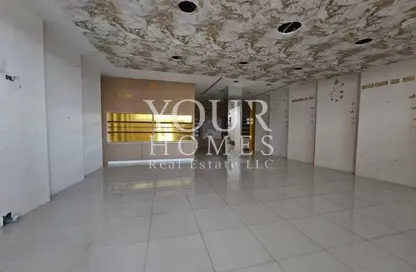 Shop - Studio - 1 Bathroom for rent in Al Wasl Tower - Sheikh Zayed Road - Dubai