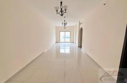 شقة - 2 غرف نوم - 3 حمامات للايجار في الثاني مويلح - تجارية مويلح - الشارقة