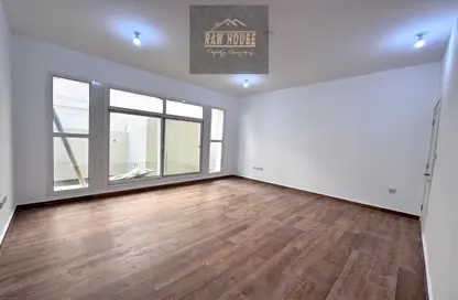 Apartment - Studio - 1 Bathroom for rent in Al Mushrif Villas - Al Mushrif - Abu Dhabi