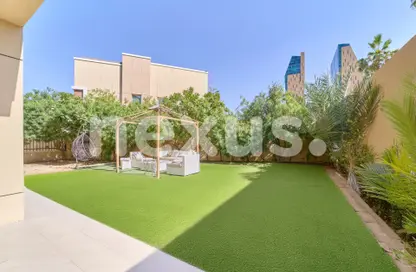 فيلا - 3 غرف نوم - 5 حمامات للايجار في لانتانا فيلا 1 - لانتانا فيلا - حديقة دبي العلميه - دبي