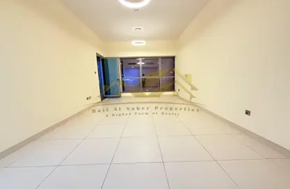 Apartment - 1 Bedroom - 2 Bathrooms for rent in Jumeirah Garden City - Al Satwa - Dubai