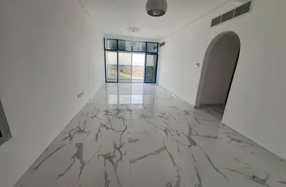 Apartment - 2 Bedrooms - 2 Bathrooms for rent in Gate Tower 1 - Musheiref - Ajman