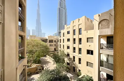 شقة - 2 غرف نوم - 3 حمامات للايجار في ينسون 5 - ينسون - المدينة القديمة - دبي