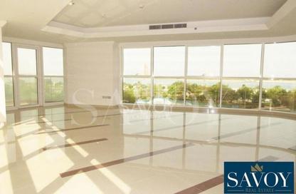 Apartment - 4 Bedrooms - 4 Bathrooms for rent in Wave tower - Corniche Road - Abu Dhabi
