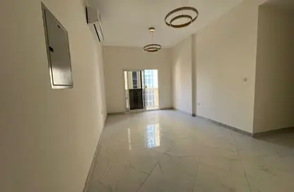 شقة - غرفة نوم - 2 حمامات للايجار في الجرف 3 - الجرف - عجمان وسط المدينة - عجمان