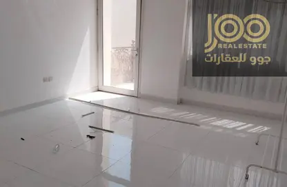فيلا - 5 غرف نوم - 5 حمامات للايجار في المدار 2 - المدار - أم القيوين