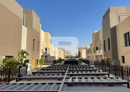 تاون هاوس - 3 غرف نوم - 3 حمامات للبيع في قرية ورسان - المدينة الدولية - دبي