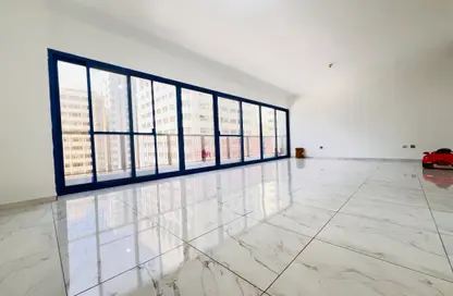 Apartment - 2 Bedrooms - 3 Bathrooms for rent in Hamdan Street - Abu Dhabi