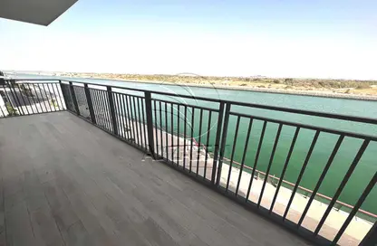 Apartment - 3 Bedrooms - 3 Bathrooms for sale in Waters Edge - Yas Island - Abu Dhabi