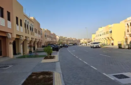 فيلا - 2 غرف نوم - 3 حمامات للايجار في المنطقة 8 - قرية هيدرا - أبوظبي