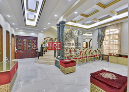 Upgraded 5bedroom in Jumeirah 2