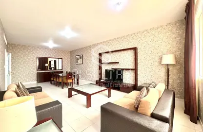 شقة - 3 غرف نوم - 5 حمامات للايجار في الزاهية - أبوظبي