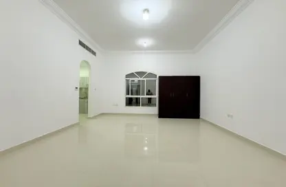 شقة - 1 حمام للايجار في مركز محمد بن زايد - مدينة محمد بن زايد - أبوظبي