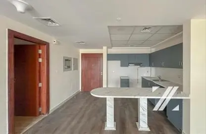 شقة - غرفة نوم - 2 حمامات للبيع في بناية الفؤاد - الفرجان - دبي