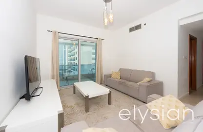 Living Room image for: Apartment - 1 Bedroom - 1 Bathroom for rent in Marina Diamond 1 - Marina Diamonds - Dubai Marina - Dubai, Image 1