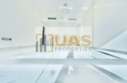 Apartment - 1 Bedroom - 2 Bathrooms for rent in Jumeirah Garden City - Al Satwa - Dubai