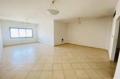 Apartment - 3 Bedrooms - 3 Bathrooms for rent in Al Nabaa Building - Al Naba'ah - Al Sharq - Sharjah