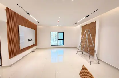 Apartment - 3 Bedrooms - 3 Bathrooms for rent in Ajman Creek Towers - Al Rashidiya 1 - Al Rashidiya - Ajman