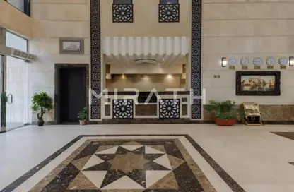 عمارة بالكامل - 8 غرف نوم - 8 حمامات للبيع في أبو شغارة - الشارقة