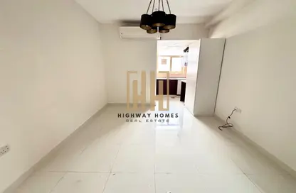 Apartment - Studio - 1 Bathroom for rent in Muwaileh 29 Building - Muwaileh - Sharjah