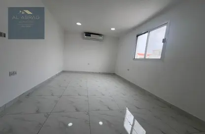 Apartment - 1 Bathroom for rent in 20 Villas Project - Al Khalidiya - Abu Dhabi