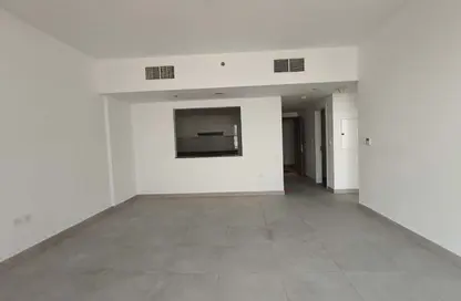 شقة - غرفة نوم - 2 حمامات للايجار في شقق أريج - الجادة - الشارقة