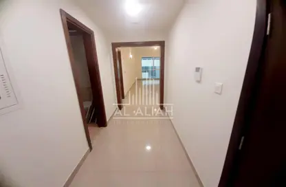 Apartment - 3 Bedrooms - 4 Bathrooms for rent in Al Istiqlal Street - Al Khalidiya - Abu Dhabi
