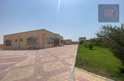 فيلا - 6 غرف نوم - 7 حمامات للايجار في الرفاع - رأس الخيمة