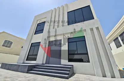 Villa - 4 Bedrooms - 5 Bathrooms for rent in Wadi Alshabak - Dubai