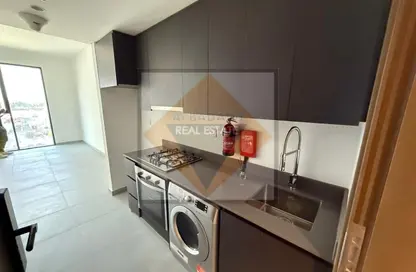 شقة - 1 حمام للايجار في الطراز - حي نسيج - الجادة - الشارقة شقة - 1 حمام للايجار في الطراز - حي نسيج - الجادة - الشارقة