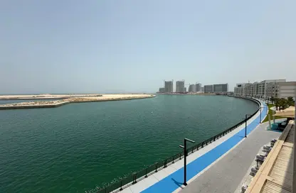 شقة - غرفة نوم - 2 حمامات للايجار في 12B البحيرة - لاجون - ميناء العرب - راس الخيمة - رأس الخيمة
