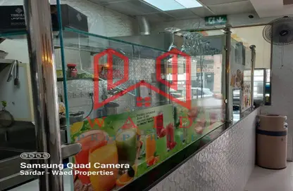 Shop - Studio for rent in Shaikh Hamdan Colony - Al Karama - Dubai