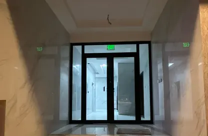 عمارة بالكامل - 8 غرف نوم - 8 حمامات للايجار في العريبي - رأس الخيمة