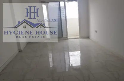 Empty Room image for: Apartment - 1 Bedroom - 1 Bathroom for rent in Emirates City - Ajman, Image 1