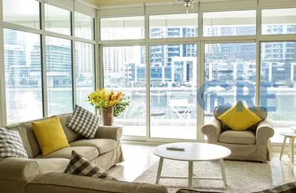 Living Room image for: Apartment - 2 Bedrooms - 3 Bathrooms for rent in The Atlantic - Dubai Marina - Dubai, Image 1