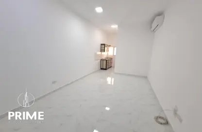 Apartment - Studio - 1 Bathroom for rent in Al Muroor Tower - Muroor Area - Abu Dhabi