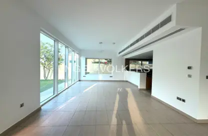 Villa - 4 Bedrooms - 5 Bathrooms for rent in Legacy Nova Villas - Jumeirah Park - Dubai