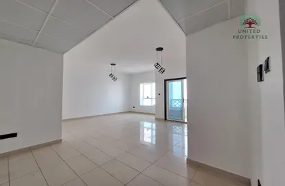 Empty Room image for: Apartment - 2 Bedrooms - 3 Bathrooms for rent in Al Majaz 3 - Al Majaz - Sharjah, Image 1