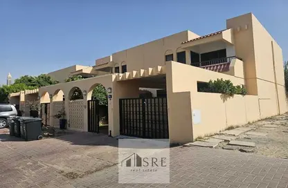 Villa - 4 Bedrooms for rent in Jumeirah 1 - Jumeirah - Dubai