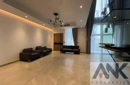 تاون هاوس - 4 غرف نوم - 6 حمامات للايجار في حياتي افينيو - قرية الجميرا سركل - دبي