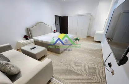 Room / Bedroom image for: Apartment - 1 Bathroom for rent in Zakher - Al Ain, Image 1