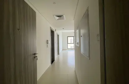 Apartment - 1 Bedroom - 2 Bathrooms for rent in Al Jadaf Building - Al Jaddaf - Dubai
