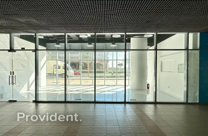 متجر - استوديو - 1 حمام للبيع في داماك تاورز من باراماونت - الخليج التجاري - دبي