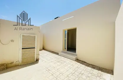فيلا - 2 غرف نوم - 2 حمامات للايجار في جفير جديد - فلج هزاع - العين