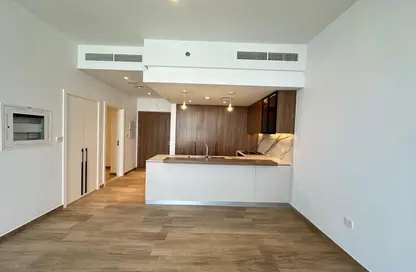 Apartment - 1 Bedroom - 2 Bathrooms for rent in Hamilton House - Jumeirah Village Circle - Dubai