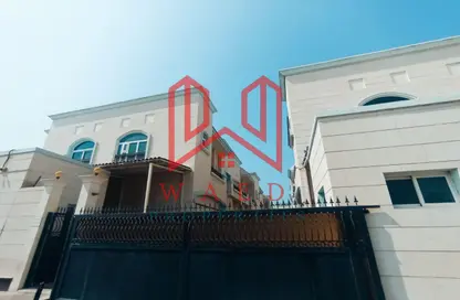 Villa - 5 Bedrooms - 6 Bathrooms for rent in Jumeirah - Dubai