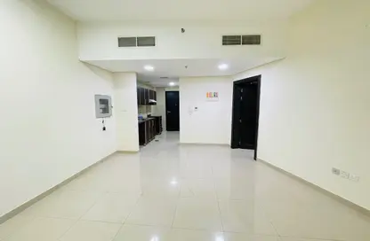 Apartment - 1 Bedroom - 2 Bathrooms for rent in Burj Residence 2 - Jumeirah Village Circle - Dubai