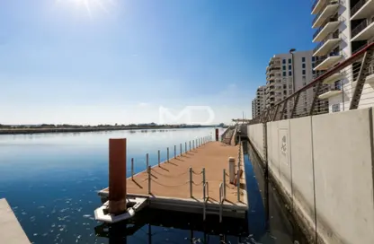 Water View image for: Apartment - 1 Bedroom - 1 Bathroom for rent in Waters Edge - Yas Island - Abu Dhabi, Image 1