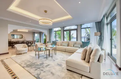 Living Room image for: Villa - 5 Bedrooms - 5 Bathrooms for rent in Garden Homes Frond O - Garden Homes - Palm Jumeirah - Dubai, Image 1